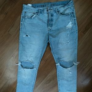Tapered Knee Slit Jeans